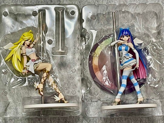 转载千值练吊带袜天使手办实物图