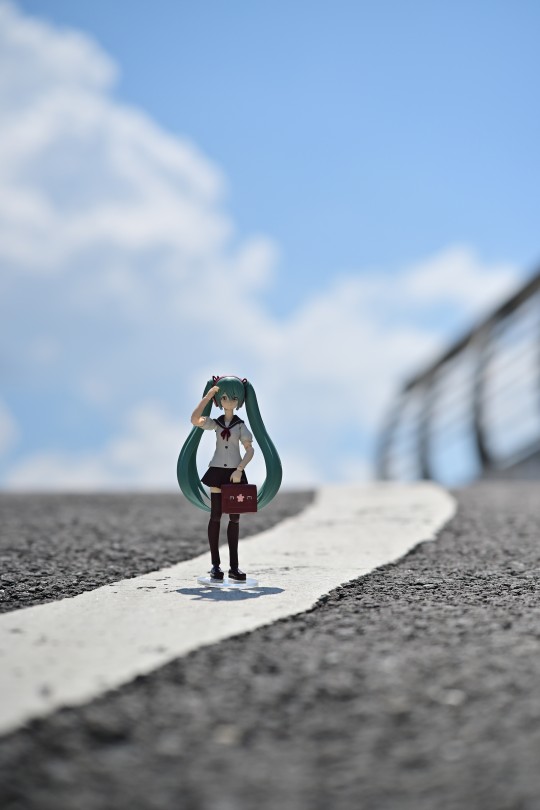 我要去云的那一头了哦，我们不顺路了哦