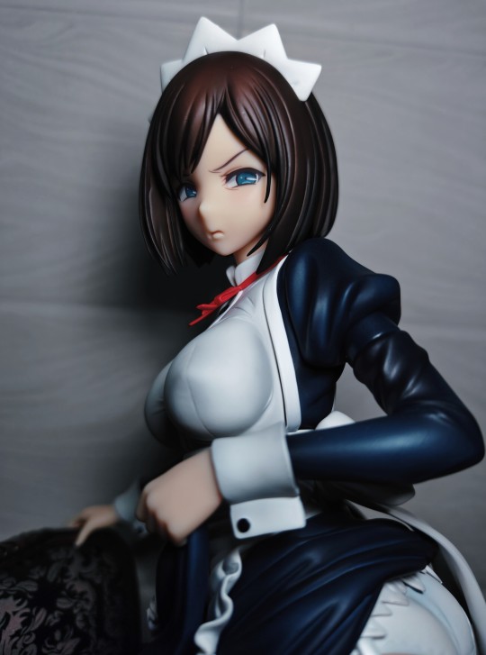 一脸嫌弃的让你看胖次 伊东千岁