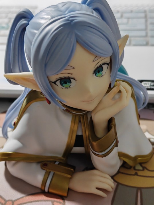 芙莉莲超值半身像