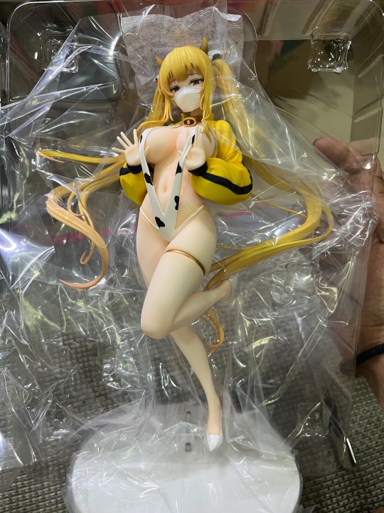 整体还行，就是这个张开的手有点难绷