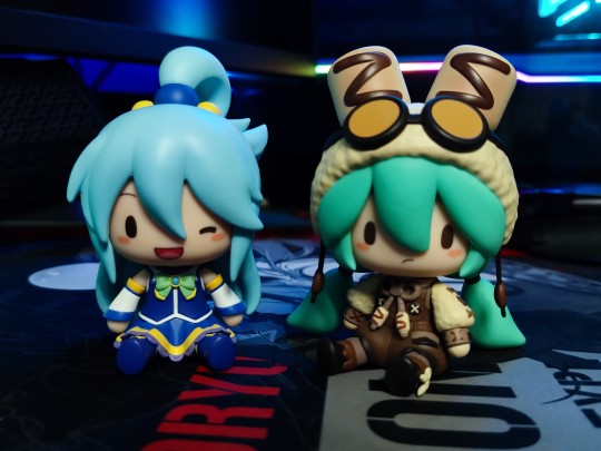 阿库娅和棉花糖miku一起到了