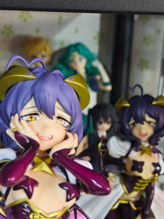 诶嘿嘿嘿（*/∇＼*）