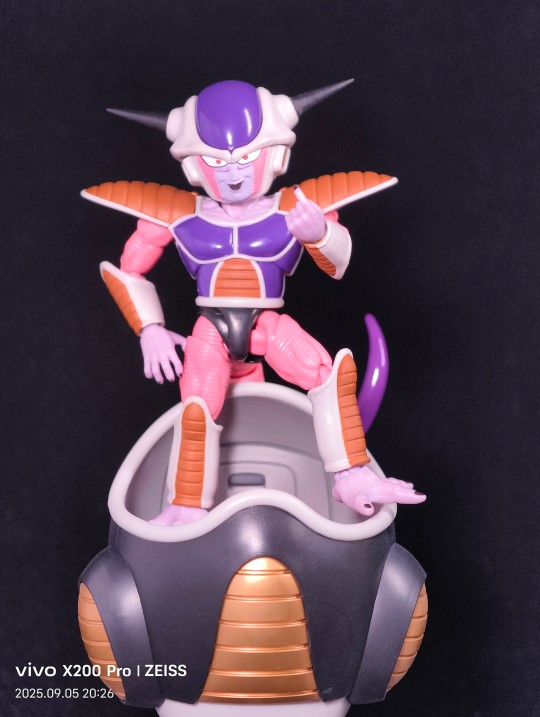 龙珠弗利萨—第一形态