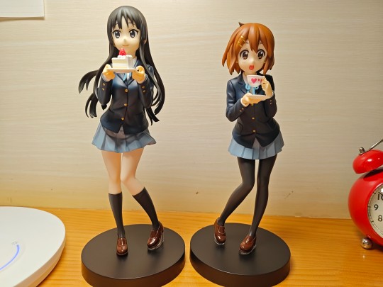 挺好看的，就是红茶好红…