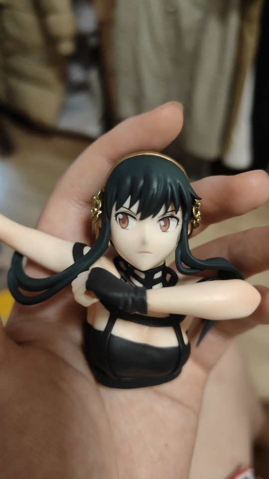 目前姿势和价格稳定的约尔