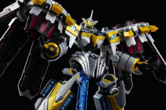 PLAMAX  神灭兵器－天霆号 阿宙斯