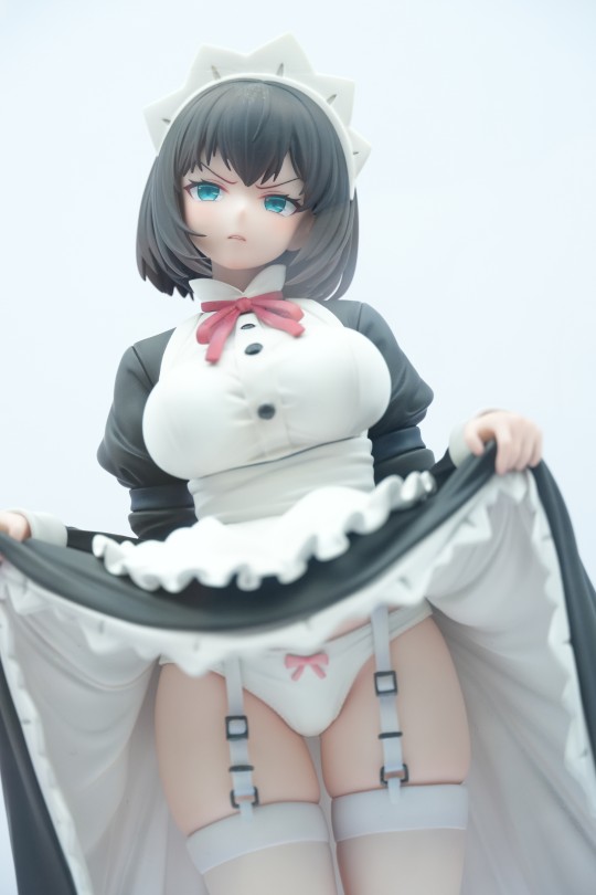 WF 一脸嫌弃表情的妹子给你看内裤 女仆伊东千岁 展图