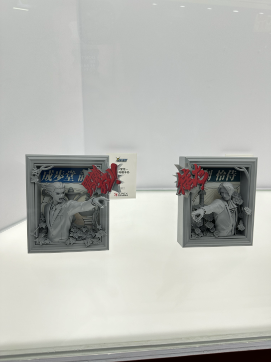 逆转裁判成步堂龙一、御剑怜侍相框手办