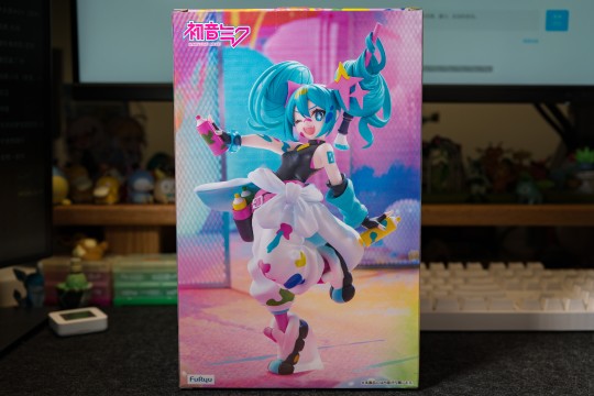 【开箱】初音未来 Trio-Try-iT珍藏人偶—绘画少女—