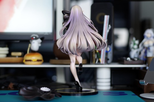 本来我是不太喜欢尖耳朵和修女的，但是……