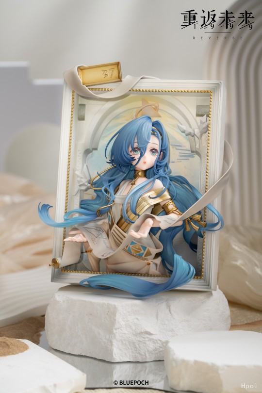 微调了一下眼睛颜色和眼型