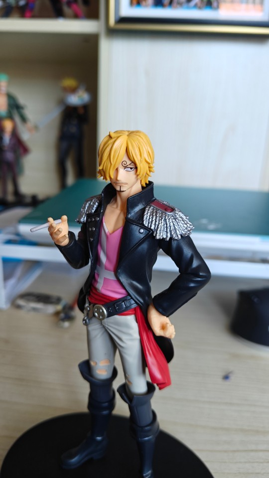 实在好奇所以买回来把墨镜拔了