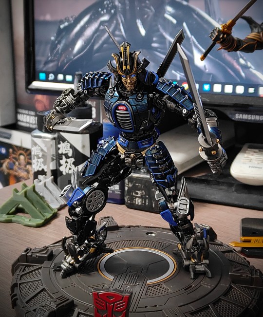 yolo漂移配铁渣雕像