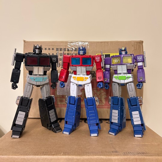 三个配色齐聚，顺便都换了肩膀拨片改善声音闷的问题