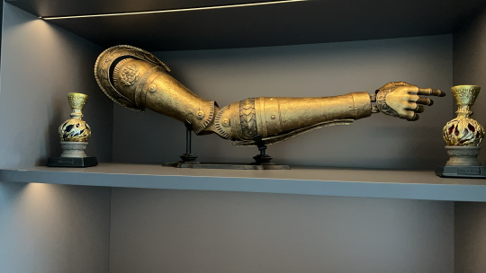 艾尔登法环 玛莲妮亚的臂甲仿制品