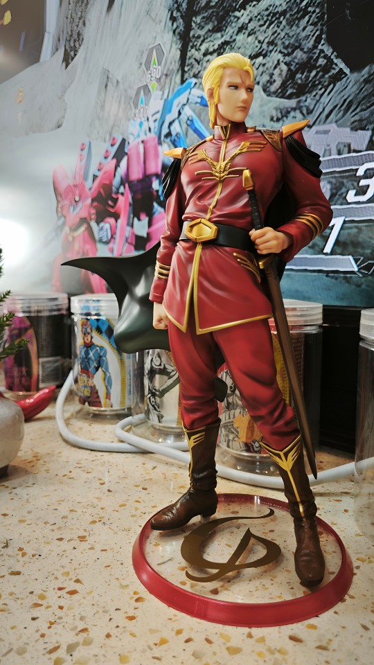 开盒 megahouse 夏亚 & 阿姆罗