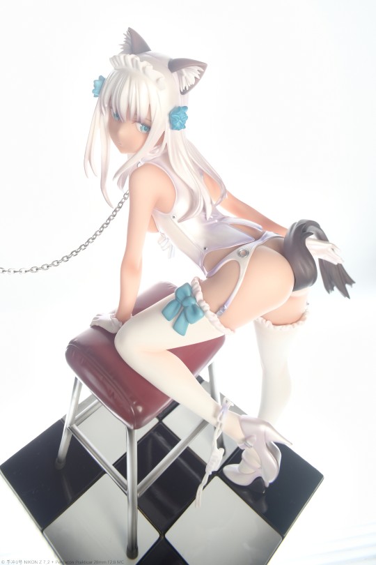 拨开尾巴方便操作 西莉