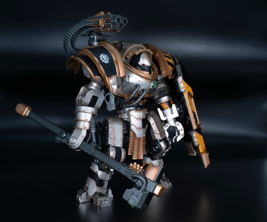 钢铁勇士 铁环多米塔钢铁级自动战斗机器人