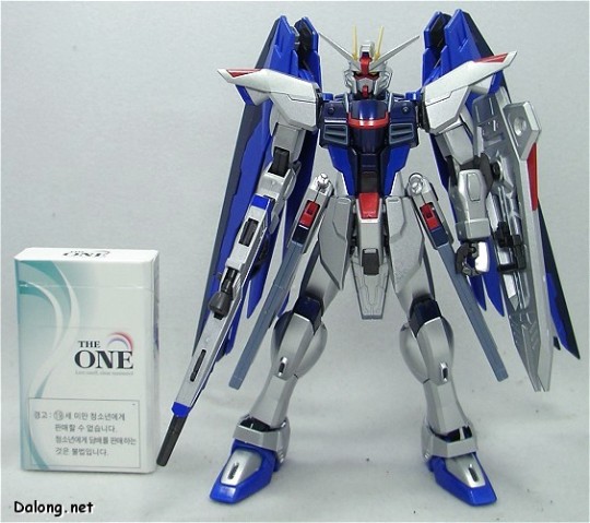 大龙评测 MG 1/100 机动战士高达SEED Destiny  ZGMF-X10A 自由高达 电镀版