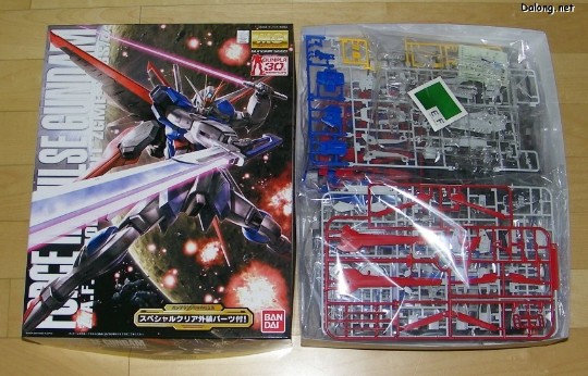 大龙评测 MG #109 机动战士高达SEED DESTINY ZGMF-X56S/α 脉冲敢达 & ZGMF-X56S/β 空战脉冲高达 30th Anniversary Clear Parts