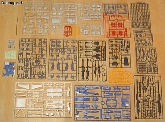 大龙板件/盒子图 MG 1/100 机动战士Z高达 RX-178+FXA-05D 超级高达