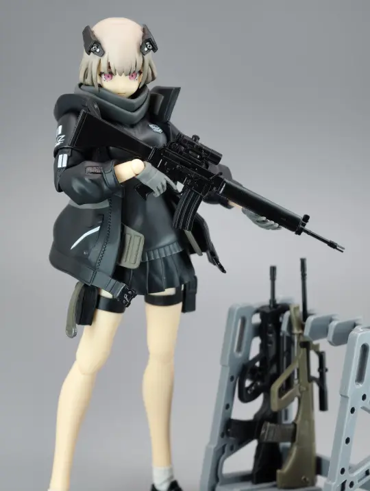 小军械库 1/12 法玛斯 G2、AUG、AR18