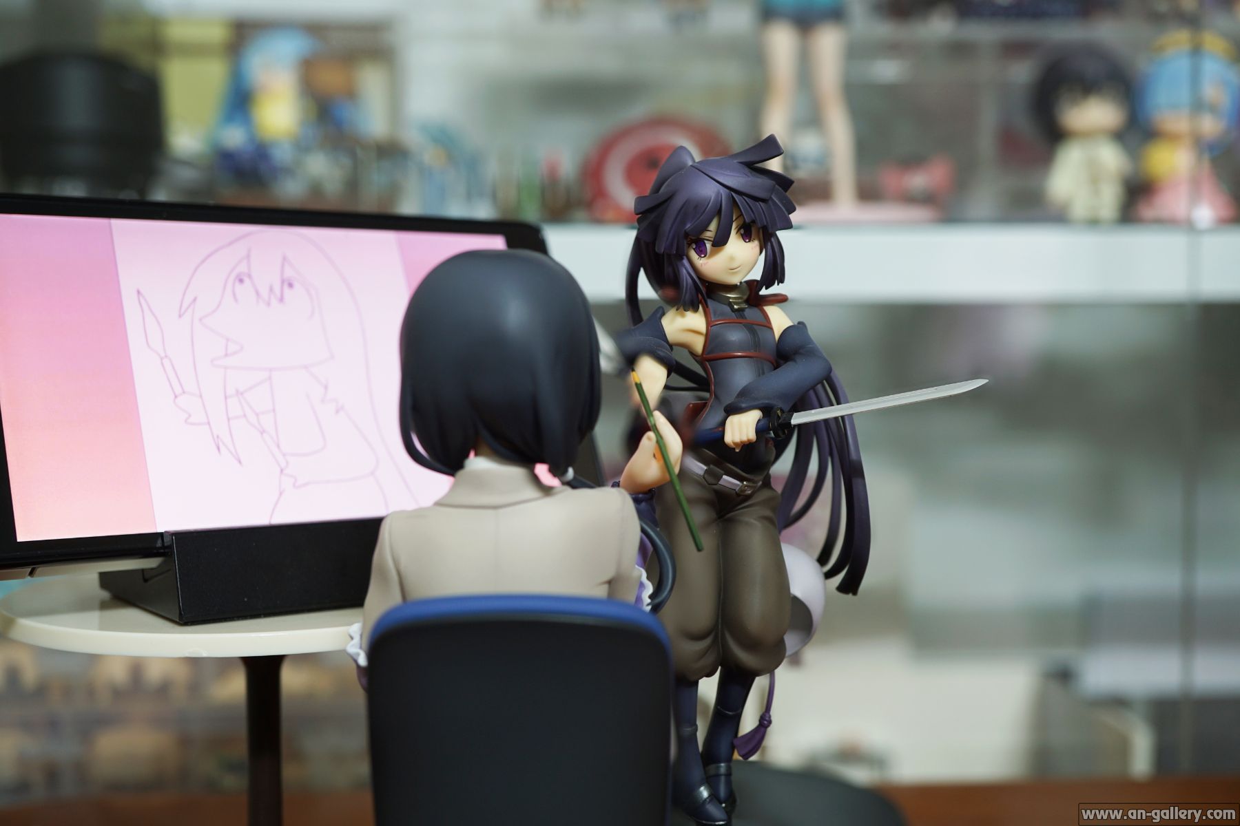 白箱 安原絵麻