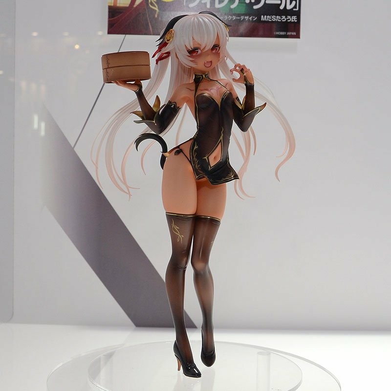 大褐色时代 褐色旗袍娘 菲琳娜·瓦尔