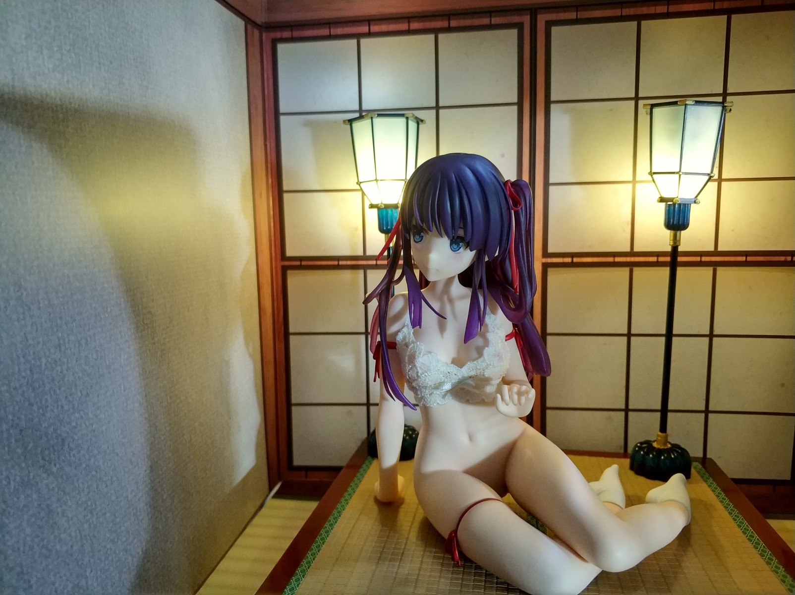 雏菊刚回家就碰上我妈下楼被发现了…