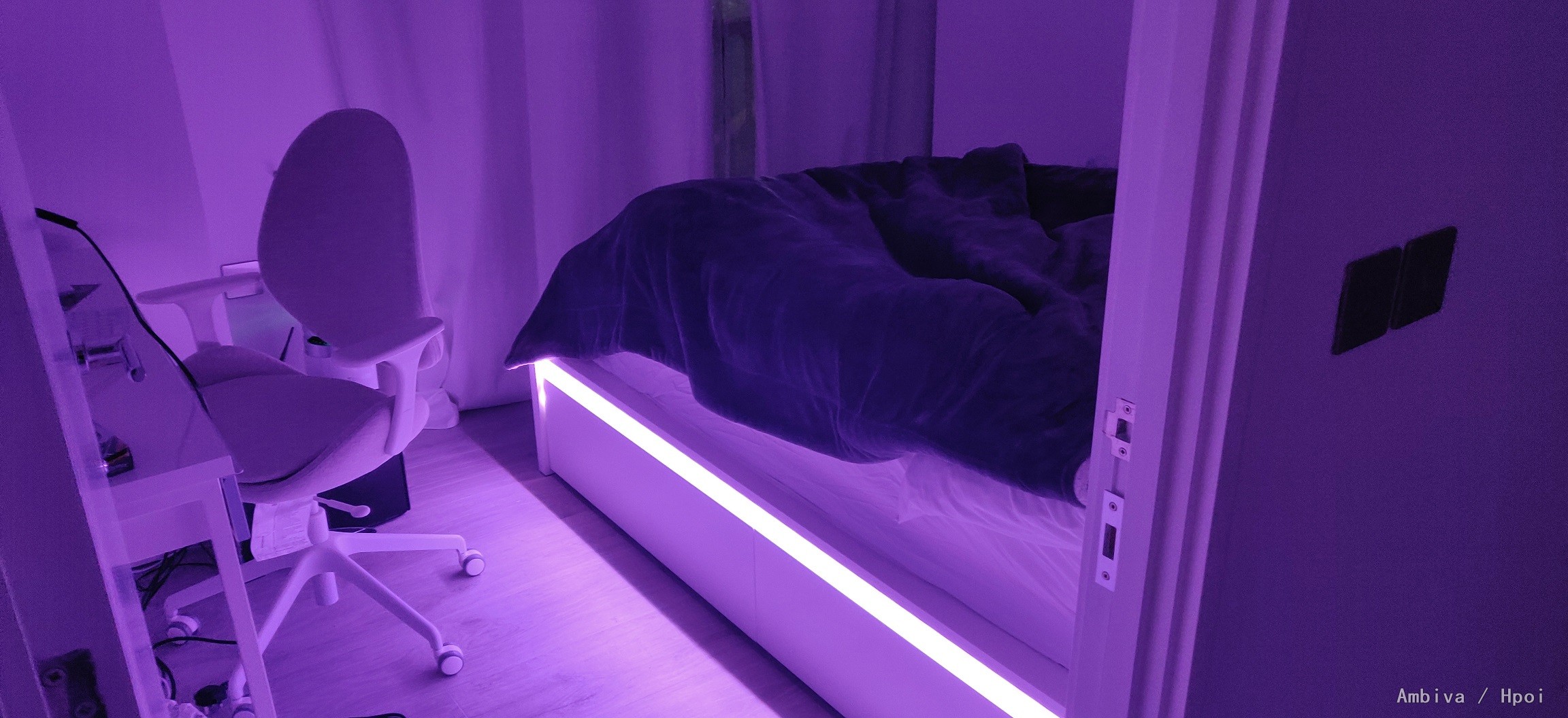 白色系性冷淡装修与手办摆放