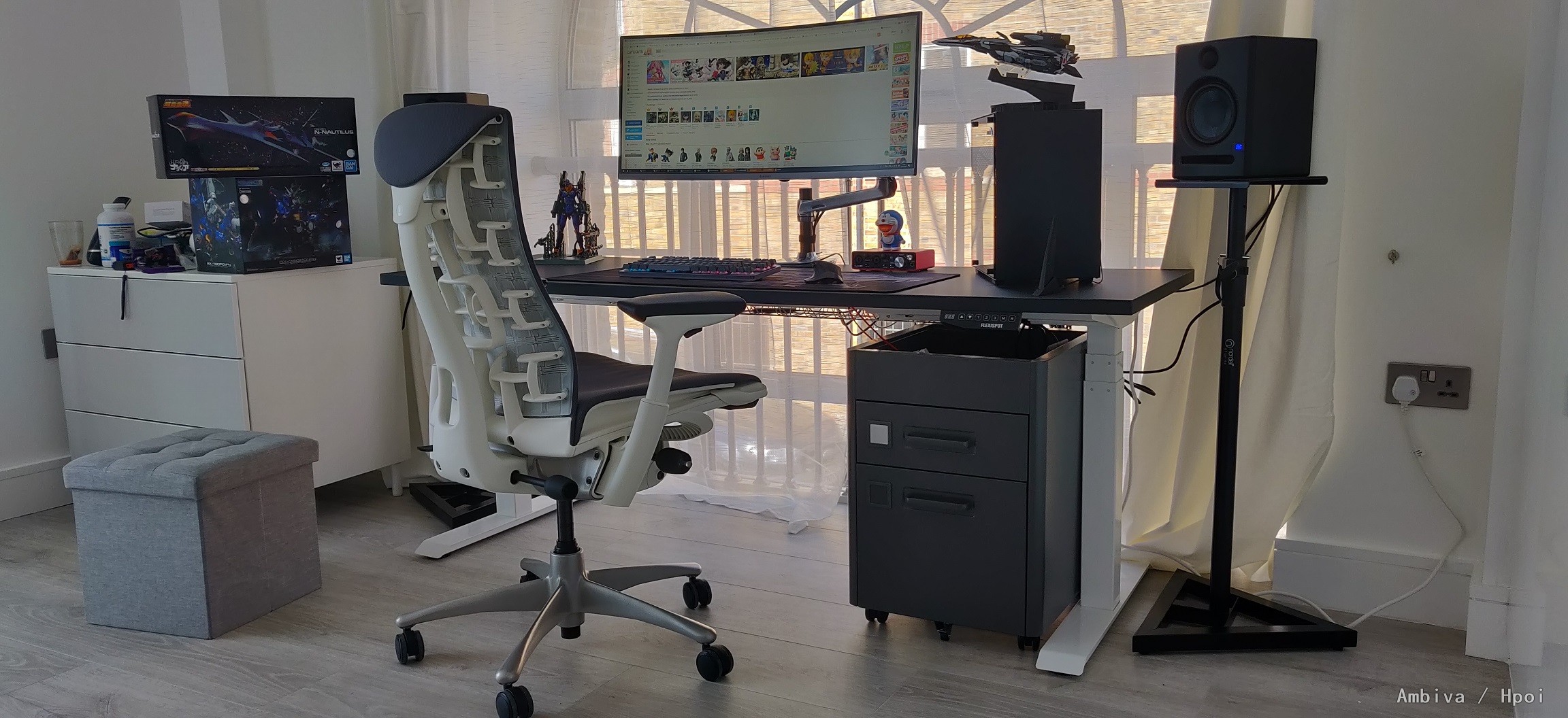 白色系性冷淡装修与手办摆放