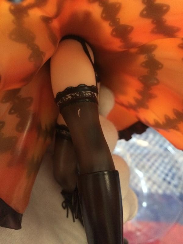 拿到一看 想說蝴蝶結沒斷 沒中獎 往裡面一看 哀 買大A跟抽獎一樣