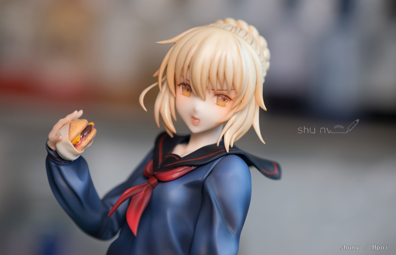 人手一只汉堡王