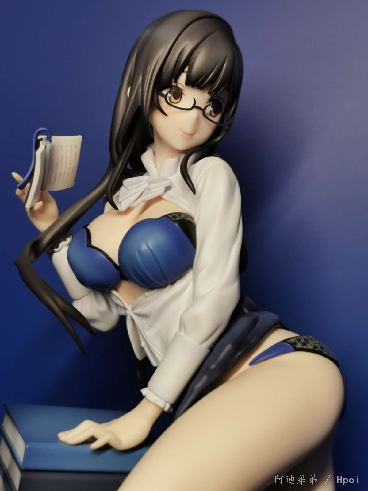 我承认我有赌的成份，但我赌对了。简单描述下我激动的心情。眼缘很久了，但是错过预订了，后来犹豫很久，高追了。实物很大，不止1-8。没1-4的兔子大，但是手办的魅力真的不在大，造型，颜色，涂装，角色魅力，每个都太戳我XP了，柔情似水的校园女神，色而不淫。之前一直担心头发太简单，拿到手后无论是涂装还是发丝还是很在线的。第一次入N社的东西，不太喜欢淫过头的东西，唯独这款我觉得刚好。我愿称之为，艺术