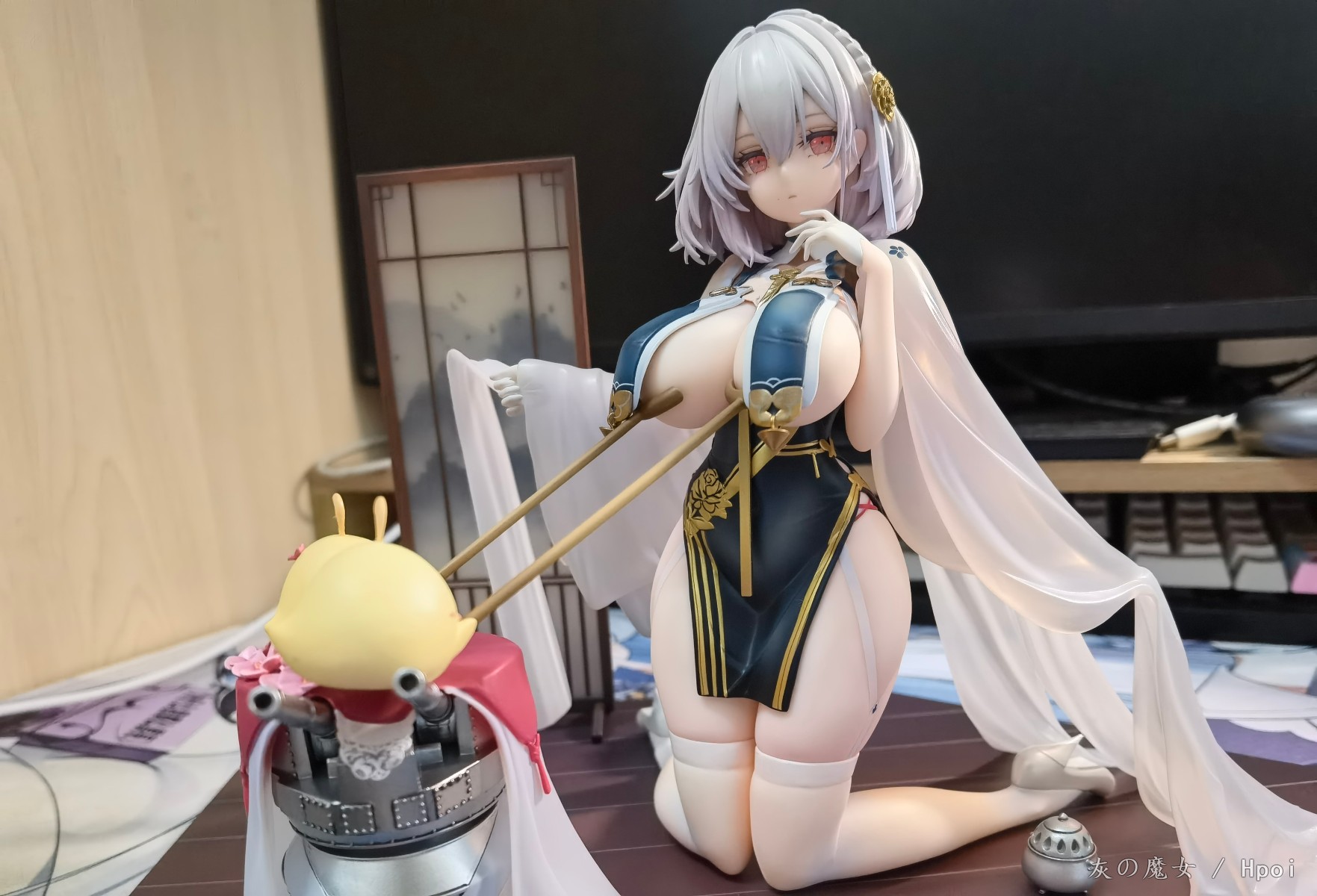 指挥官先生，有两只涩鸡夹住我莱莱惹😖😖😖