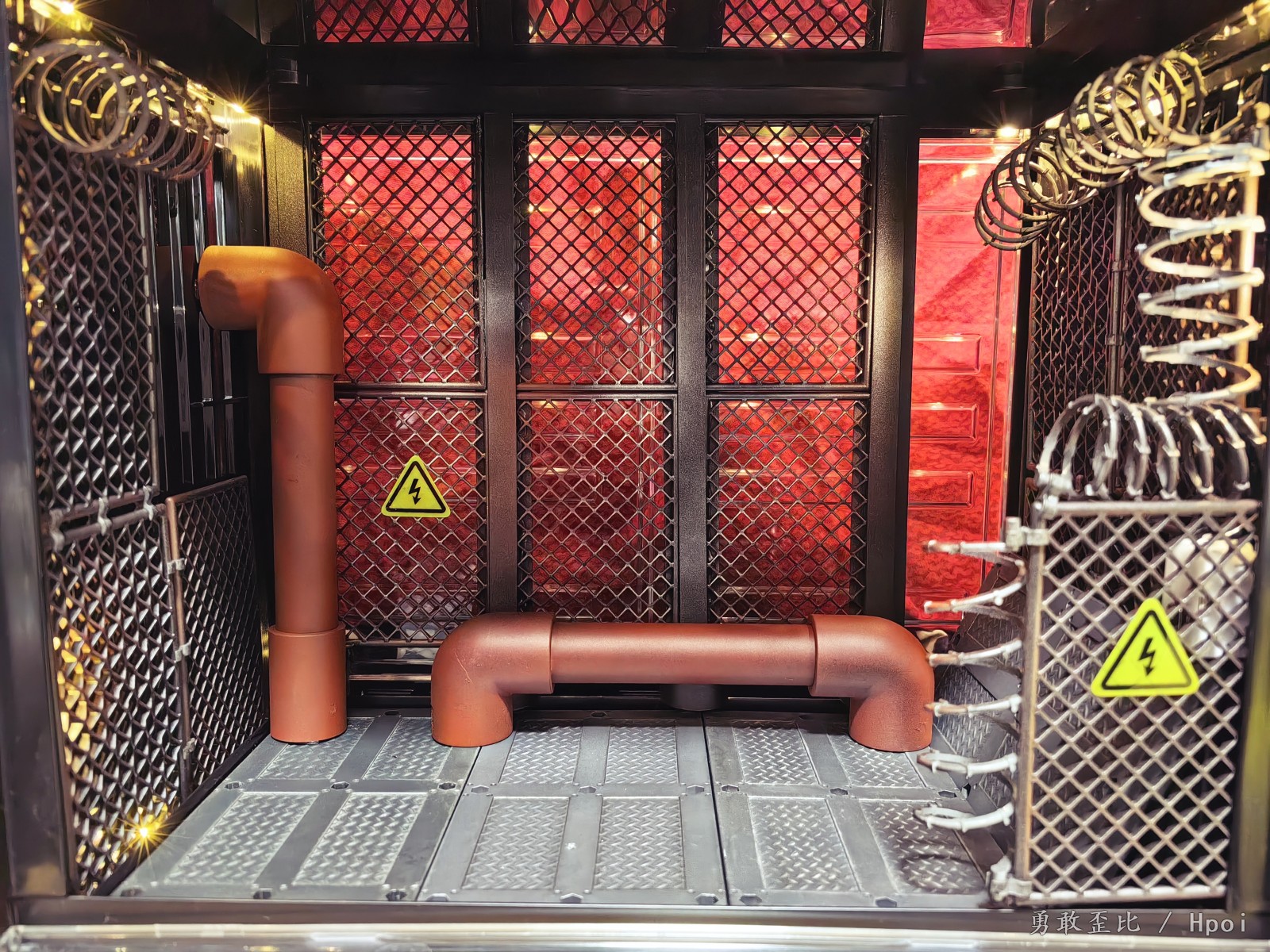 找个机会把12分的手办关进去。