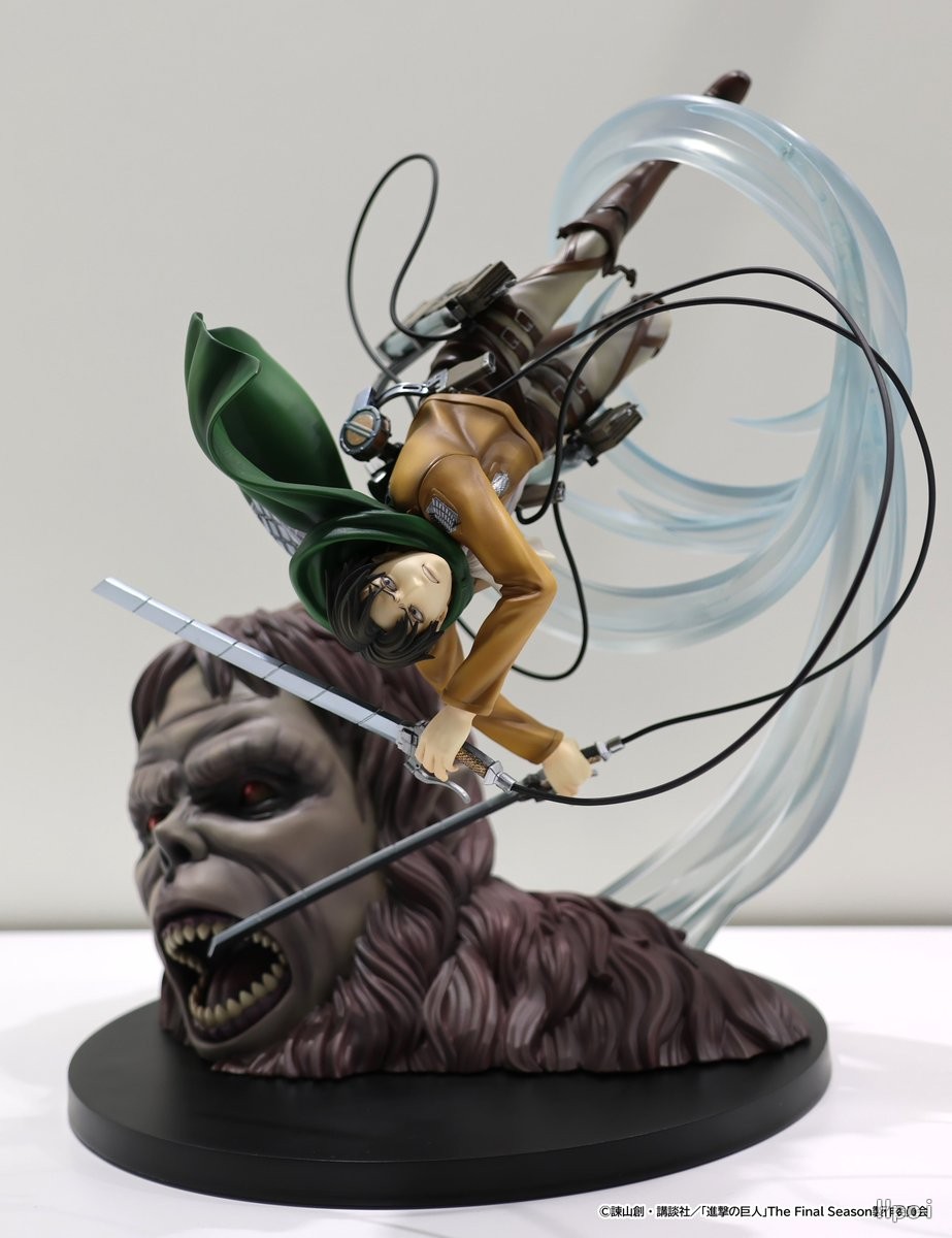 进击的巨人 利威尔 vs 兽之巨人