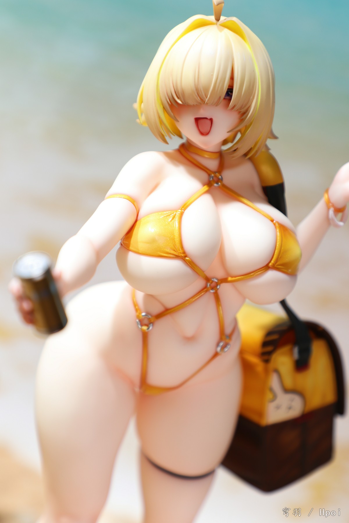 沙滩上的丰满肉体——伊莱格