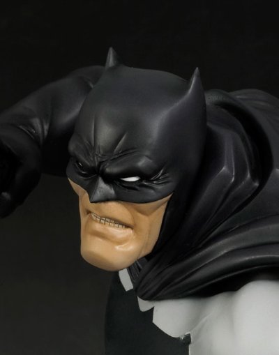 ARTFX 蝙蝠侠 ダークナイト・リターンズ -HUNT THE DARK KNIGHT-