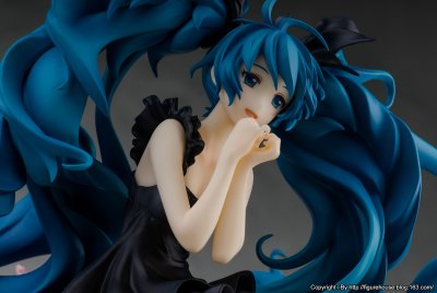 VOCALOID角色系列 01 初音未来 深海少女ver.