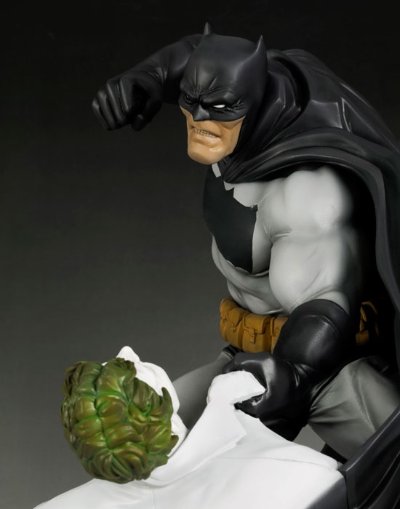ARTFX 蝙蝠侠 ダークナイト・リターンズ -HUNT THE DARK KNIGHT-