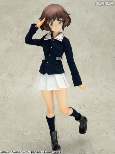 REAL ACTION HEROES No.690 RAH 少女与战车 秋山优花里