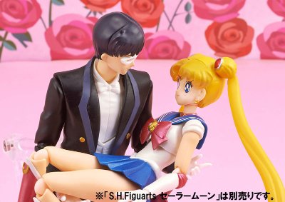 S.H.Figuarts 夜礼服假面 『美少女战士』