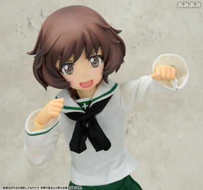 REAL ACTION HEROES No.690 RAH 少女与战车 秋山优花里