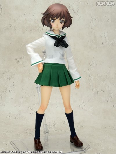 REAL ACTION HEROES No.690 RAH 少女与战车 秋山优花里