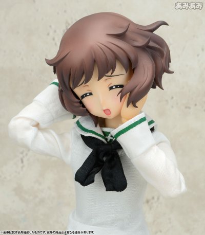 REAL ACTION HEROES No.690 RAH 少女与战车 秋山优花里