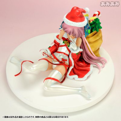 白色学校泳装圣诞装饰