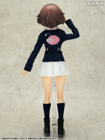 REAL ACTION HEROES No.690 RAH 少女与战车 秋山优花里