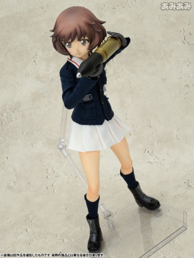 REAL ACTION HEROES No.690 RAH 少女与战车 秋山优花里